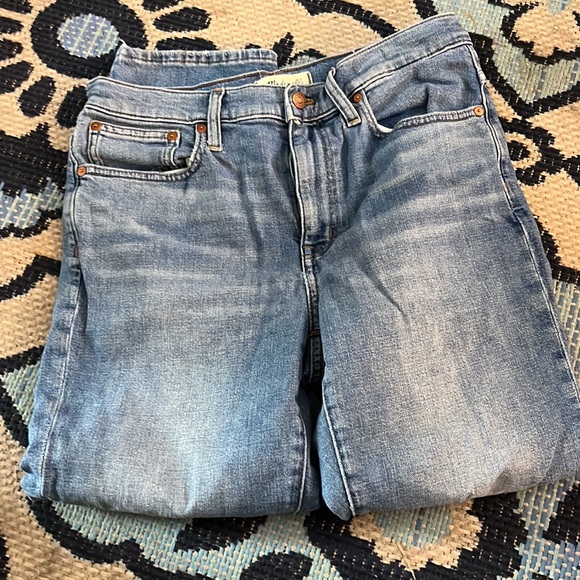 Madewell The Petite High-Rise Slim Boyjean in Summit Wash: Summerweight Edition - Picture 5 of 8